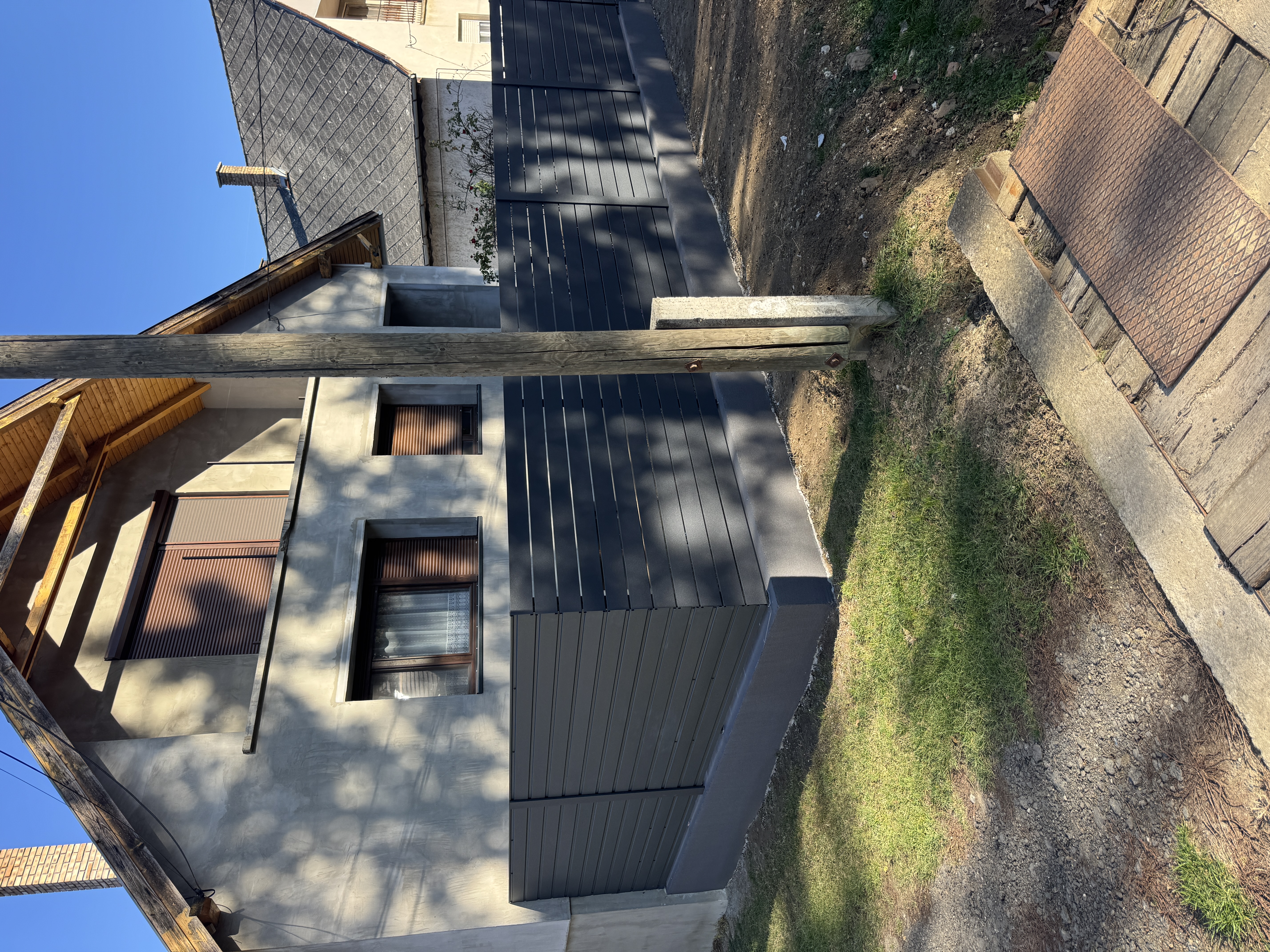 Keszeg T8 és lemez pálcából kerítés építés